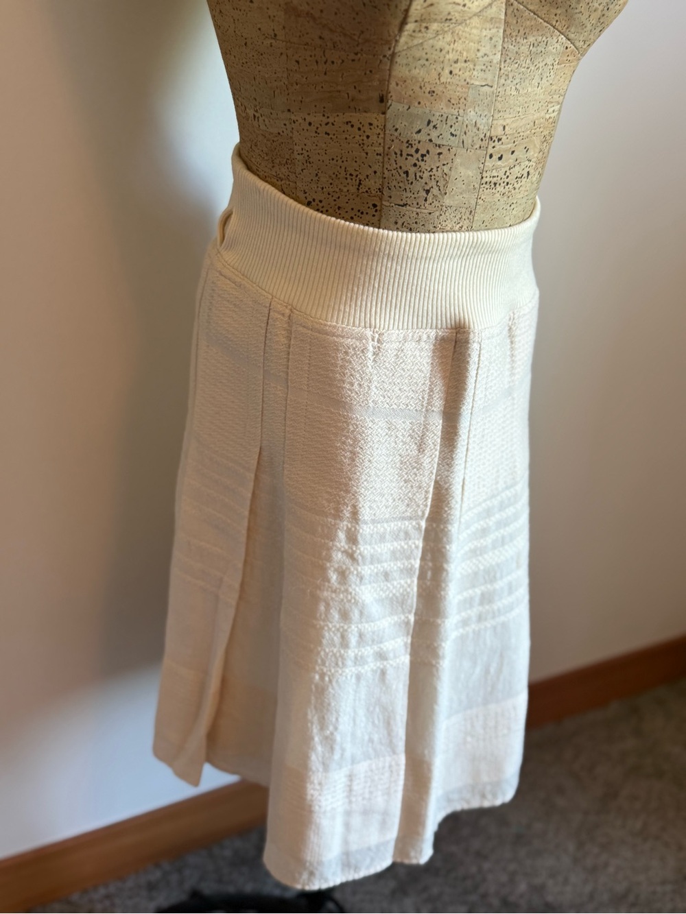Classic Cream A-Line Knit Skirt